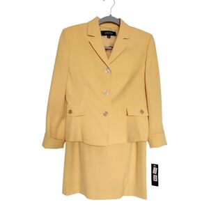 Kasper Yellow/ Mustard Business Office Blazer and Skirt Suit 6P NWT